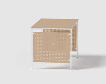 Mesa de escritório minimalista FRONT Desk com estrutura de alumínio e painéis perfurados | Studio Santro