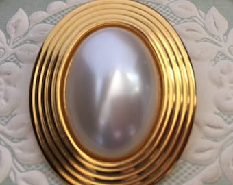 Vintage 90's "MABE PEARL LOOK SLiDE" Gold Toned with Round Clip