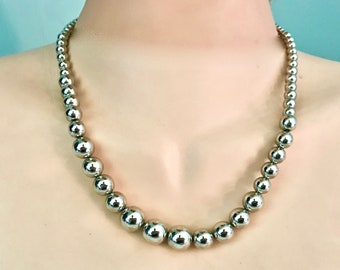 Vintage 80's    "ROUND BEADED NECKLACE"  Graduated Beading Polished Silver Toned Beads.  Nice Necklace