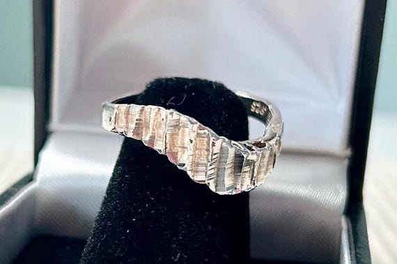 Vintage "SILVER RING" Size 9 Solid 925 Silver Fre… - image 4