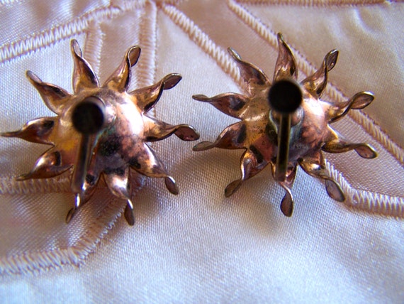 Vintage 40's "ROSE GOLD SUNBURST" Screw Back Earr… - image 2