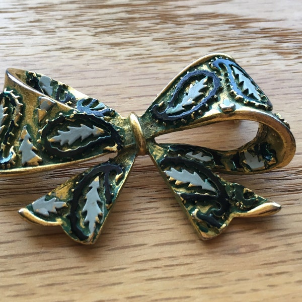 Vintage 60's "CLASSIC BOW BROOCH" / Pin Beautiful by Karu Jewelry