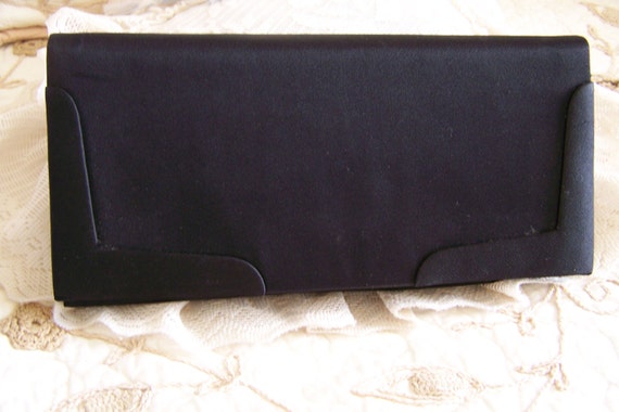 Vintage 70's "ITALIAN BLACK SATIN "  Handbag / Cl… - image 2