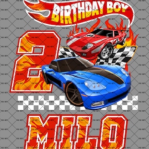 Może przedstawiać: Grafika przedstawiająca niebieski i czerwony samochód wyścigowy z płomieniami, szachownicą oraz tekstem "BIRTHDAY BOY" i "2" w płomiennym wzorze. Imię "MILO" jest również wyświetlane w płomiennym wzorze.