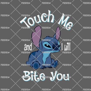 Pode incluir: Um personagem de desenho animado azul com orelhas grandes e o texto "Touch Me and I will Bite You" em branco. O personagem está sentado com os braços e as pernas cruzadas. O fundo é um padrão de losangos cinza.