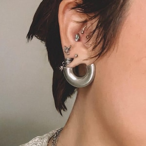 Irregular Saddle Expanders | Unique Stainless Steel Gauges | Irregular Semicircle Ear Tunnel Plugs | Gauge Earrings