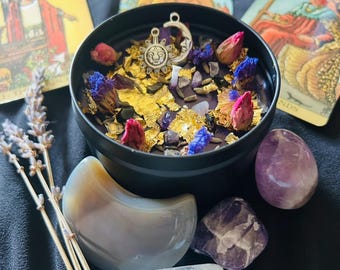 Bougie d'intention lune et cristal - Bougie de soja sorcière avec améthyste, lavande et breloques