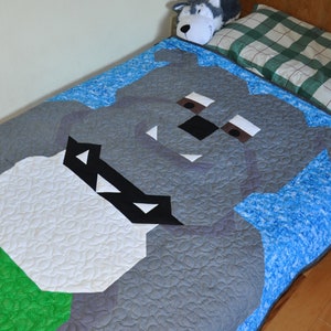 Bulldog Quilt Pattern with Multiple Sizes: 36x42, 24x28, 48x56, Largest borders for a Twin, Beginner Pattern, Pieced, Dog Quilt, PDF