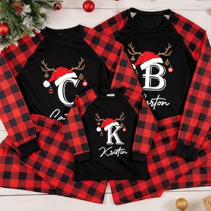 Pigiama natalizio personalizzato con nome della famiglia 2025, set pigiama coordinato, pigiama natalizio per la famiglia, regalo di Natale personalizzato, regalo per i membri della famiglia