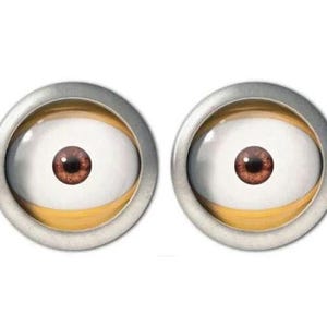 MINION set of 2 Eyeballs DESPICABLE Me HALLOWEEN Costume Prop 3&quot; Safety Pinback Buttons