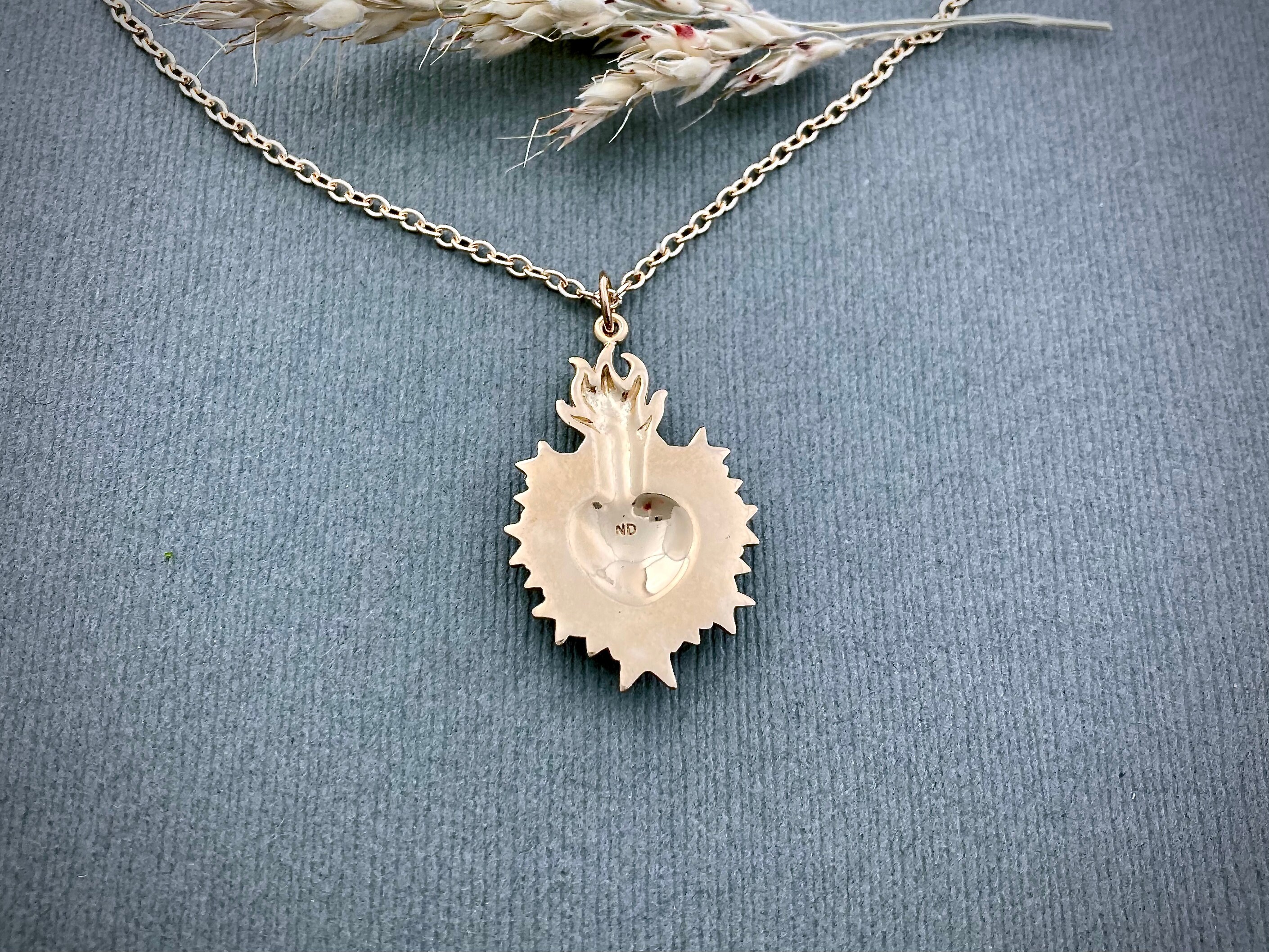 Collier Pendentif Cœur Sacré - Longueur 61 Cm, Pendentif 3,2x3,8 Cm - Fait Main, Métal Et Verre