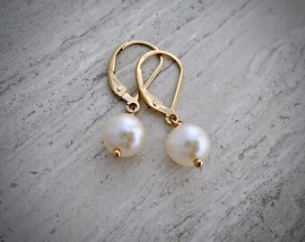 Pearl earrings, 8mm white freshwater pearls, 14k gold filled leverbacks, everyday earrings, real pearls E537G-8