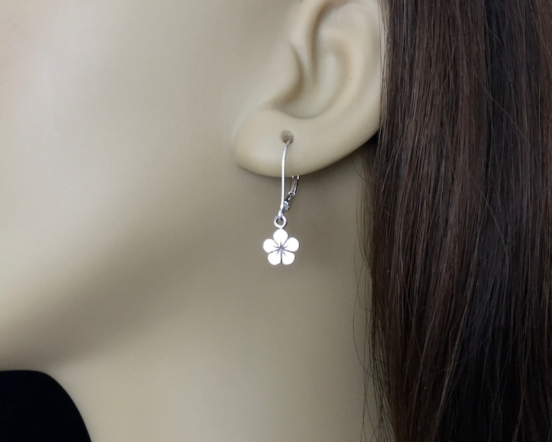 Dainty flower earrings Clearance