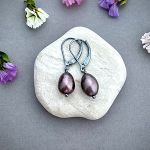 Black pearl earrings, oval freshwater peacock pearls oxidized sterling silver, simple earrings, simple everyday earrings E687OS