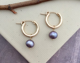 Huggie hoop earrings, gold hoops with lavender purple freshwater pearls, gold hoop earrings, everyday gold earrings, Mother's Day gift E373G