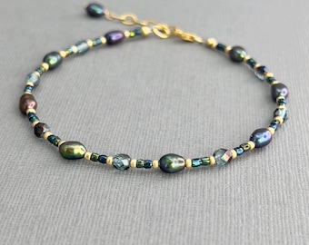 Black peacock pearls & seed bead bracelet for women delicate stacking bracelet unique handmade jewelry 14k gold filled clasp B133G