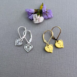 Pendiente pequeño en forma de corazón, plata de ley, colgante, joyería oxidada, diseño minimalista y delicado para uso diario, cierre de palanca, estilo femenino, sencillo CG199 imagen 8