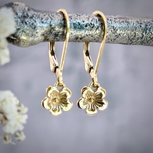 Dainty Flower Earrings Gold Cherry Blossom Leverback Earrings Tiny Daisy Flowers Simple Everyday Minimalist Jewelry Gift for Woman ND559GB