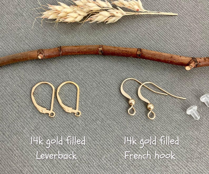 Dainty Heart Earring Gold Vermeil Heart Charm Leverback Earring Minimalist Jewelry Birthday Present Girlfriend Gift Daughter Idea CG199G afbeelding 8