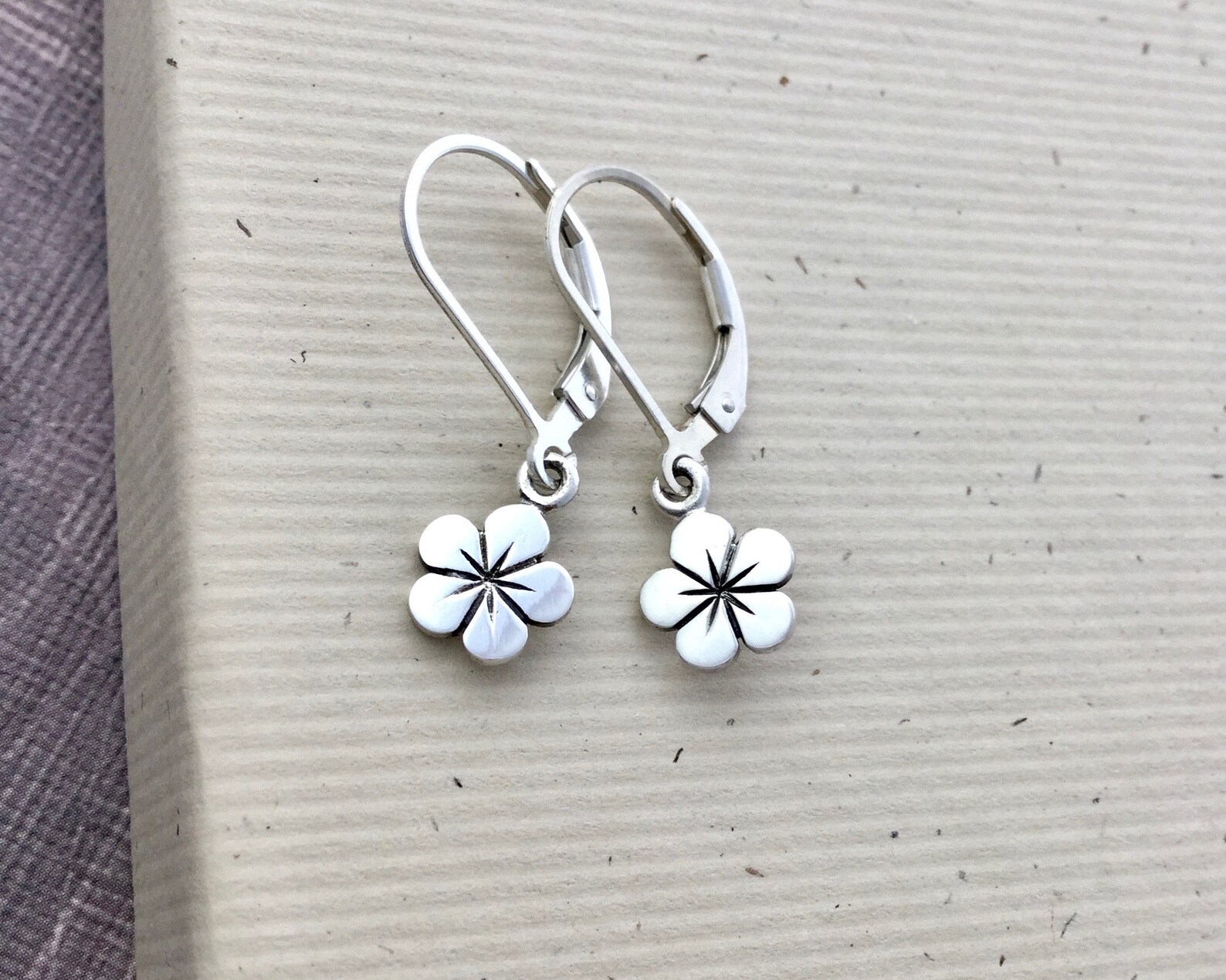 Dainty flower earrings Clearance