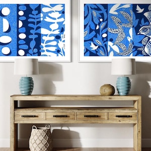 Blaue Botanische Diptychon Wandkunst - 2er Set druckbare Panels | Skandinavische, von der Natur inspirierte digitale Kunst | Folklore Poster Download