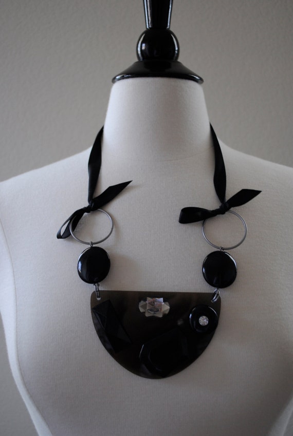 vintage 60s optic art geometric jewelry. satin rib