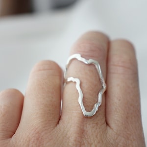big Africa ring / bold Africa ring / large Africa outline ring / delicate statement ring / African continent ring / silver Africa ring
