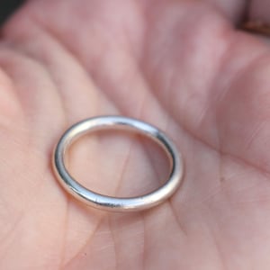 round silver ring handmade in solid 925 / 2mm or 3mm thick rounded band / chunky silver stacking rings