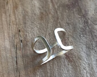 cage ring / silver adjustable ring / hammered ring / open ended ring