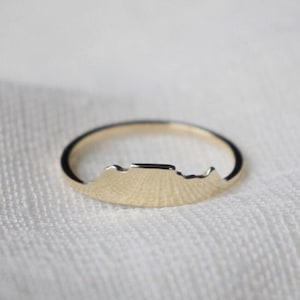 Anillo apilable de la Montaña de la Mesa de oro macizo • Joyería de Ciudad del Cabo • Recuerdo de viaje a África