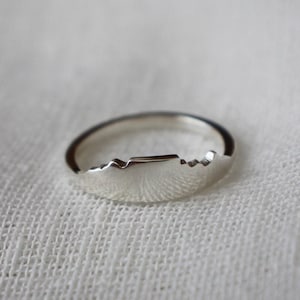 Anillo de plata de ley de la Montaña de la Mesa - Joyería artesanal de Ciudad del Cabo
