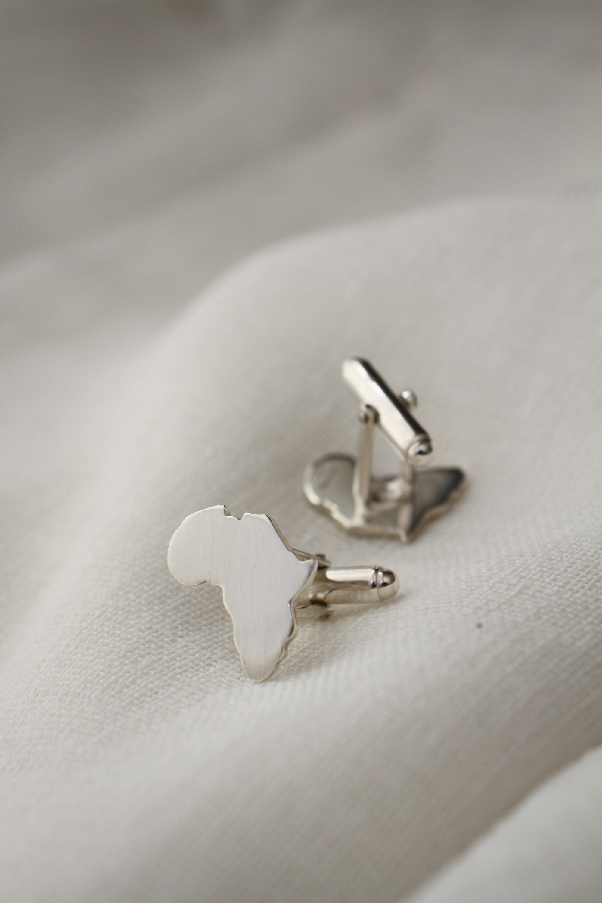 Boutons De Manchettes Argent Massif Et Plaqué Or Style Afrique - Modèle Collection