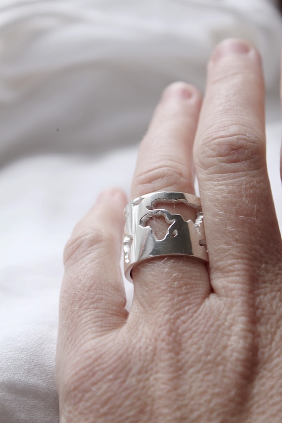 Grosso anello in argento con mappa del mondo anello con mappa terrestre per viaggiatori anello wunderlust in argento sterling con trotter Etsy Italia