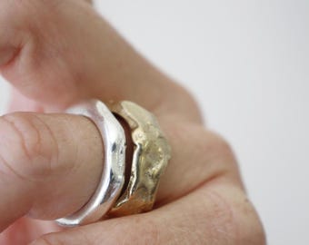 Organischer Sandgussring | Skulpturaler Stapelring aus massivem Sterlingsilber