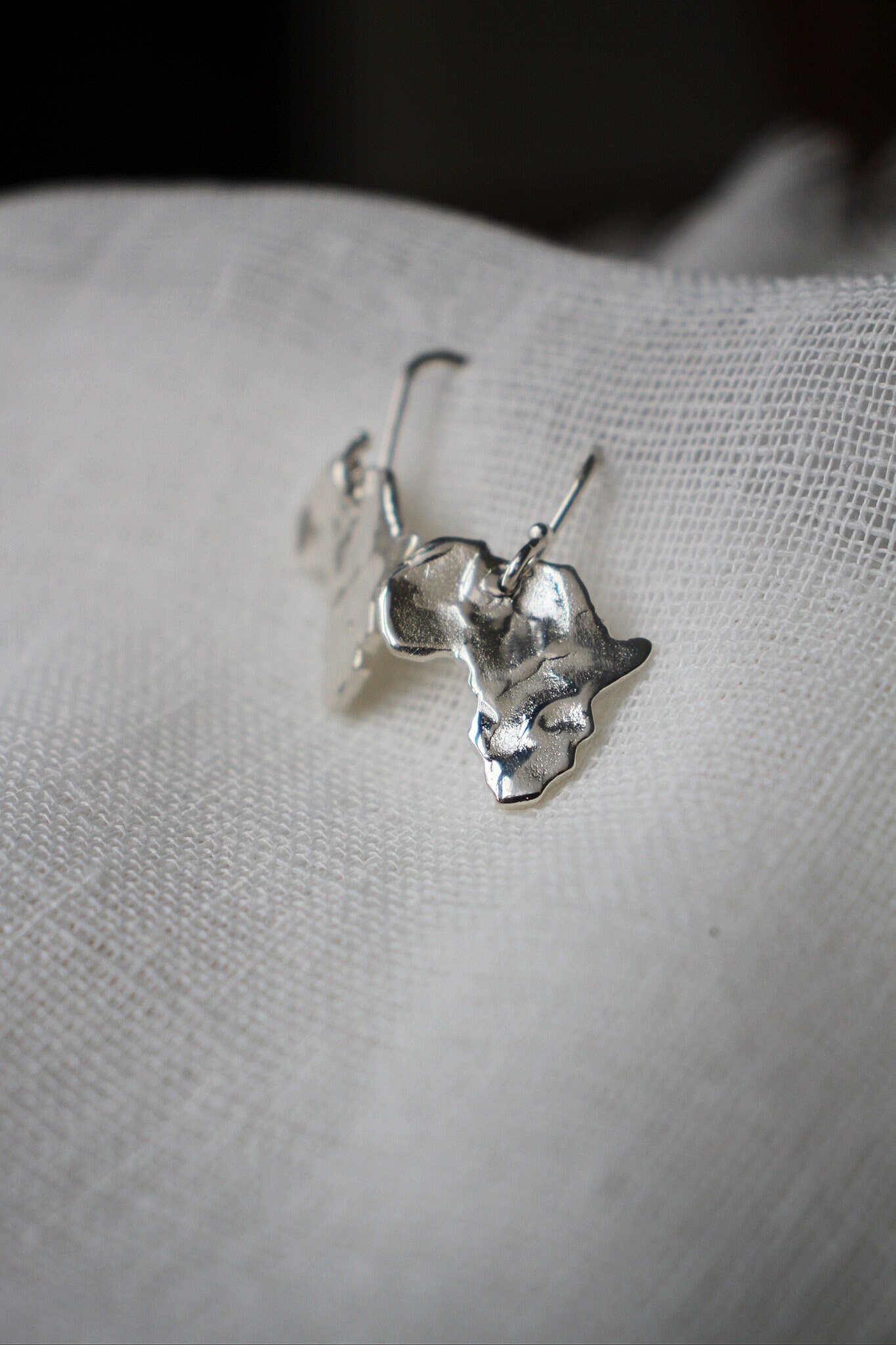 EUEAVAN Africa Map Collana da uomo Animali africani Ciondolo tribale Africa Madrepatria Continente contorno collana Gioielli etnici per ragazzo (lunghezza: 17.7in/45cm, Argento