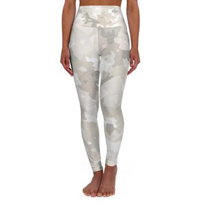 Camo Print High Waisted Yoga Leggings: Stylish Women&#39;s Fitness Pants