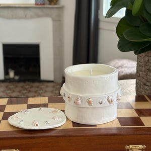 Handmade scented clay candle - decorative candle - shell candle - natural candle - handmade - Grasse perfume
