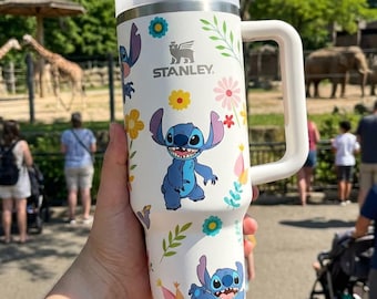 Tazza da viaggio personalizzata con nome a scelta tra Stitch e i mostri blu Disney, idea regalo.