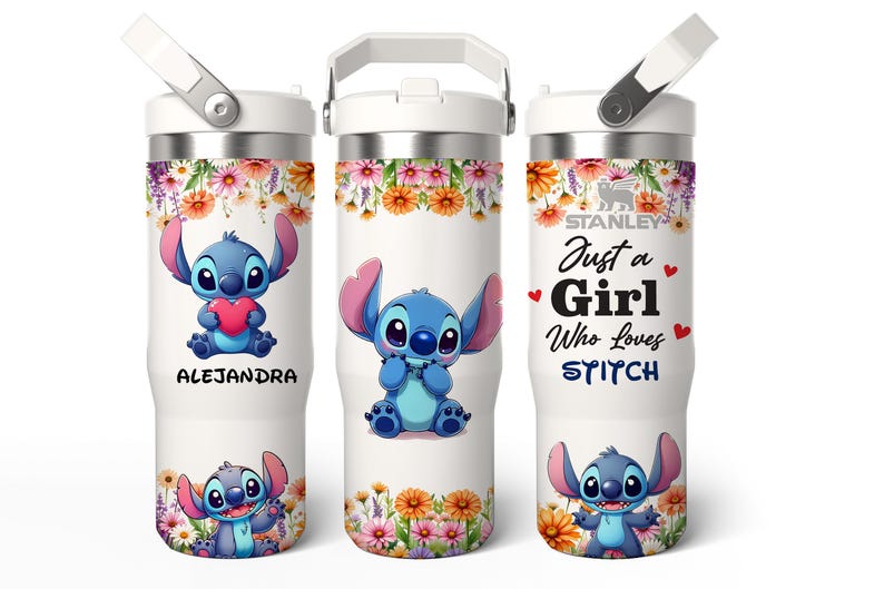 Puede incluir: Tres vasos aislados blancos con el personaje Stitch de Lilo & Stitch. Cada uno tiene un borde floral y un dise&ntilde;o de Stitch diferente. Uno dice "Just a Girl Who Loves Stitch."