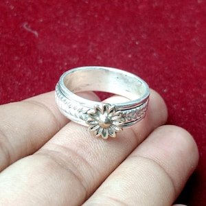 925 Sterling Silver Sunflower Spinner Ring: Anxiety Relief Jewelry