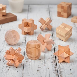 Handcrafted Wooden Burr Puzzle: Interlocking Beech Logic Brain Teaser, Coffee Table Decor