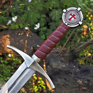 Hand-Forged Medieval Viking Sword – D2 Steel Blade with Leather Sheath, Custom Monogram, Templar Design – Perfect Christmas Gift for Him