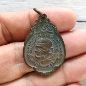 Luang Pu Waen Thai Buddha Amulet: Vintage Copper Talisman, Wat Doi Mae Pang