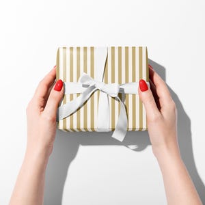 Gold gestreiftes Geschenkpapier, minimalistische Geschenkverpackung, 90gsm Fine Art Papier Bild 5