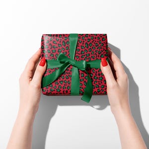 Leopard Weihnachtsgeschenkpapier, trendiger roter Tierdruck, eleganter Urlaub Bild 7