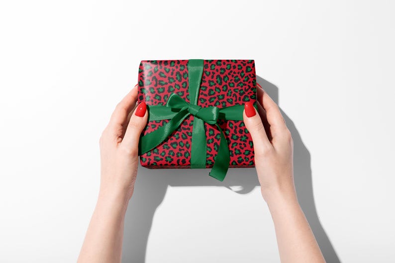 Leopard Weihnachtsgeschenkpapier, trendiger roter Tierdruck, eleganter Urlaub Bild 7