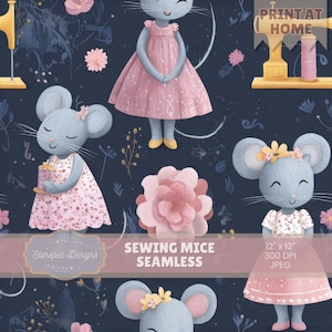 Może przedstawiać: Bezszwowy wzór z kreskówkowymi myszami w różowych sukienkach i kwiatowymi akcentami na granatowym tle. Zawiera tekst "Sewing Mice Seamless" i "Print at Home", o wymiarach 30,48 cm x 30,48 cm.