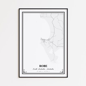 Pode incluir: Uma placa de madeira artesanal com a palavra "Welcome" em uma fonte lúdica. A placa apresenta um acabamento desgastado e um design rústico simples, perfeito para uma porta de entrada. A placa tem aproximadamente 30 cm de largura.