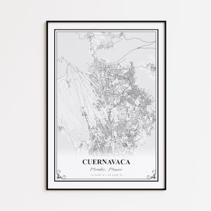 Peut inclure: Une impression encadrée en noir et blanc de la carte de Cuernavaca, Morelos, Mexique. La carte présente des plans de rues détaillés et des caractéristiques géographiques. Le nom de la ville et les coordonnées sont imprimés en bas. L'impression est encadrée en noir.