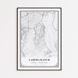 Könnte beinhalten: Ein gerahmter Schwarz-Weiß-Kartendruck von Ladera Ranch, Kalifornien, mit Straßen- und topografischen Details. Der Druck enthält den Text "Ladera Ranch, Kalifornien, Vereinigte Staaten" und Koordinaten.